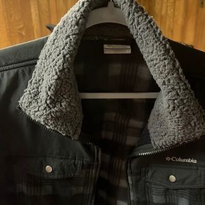 Columbia fleece zip up perfect for this time of year